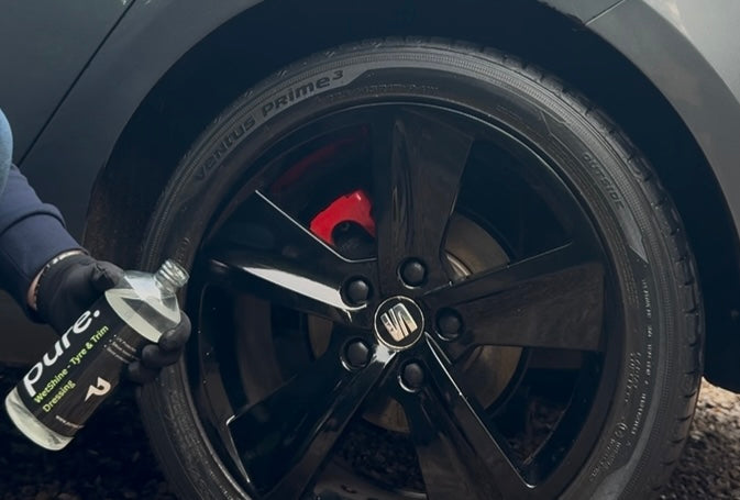 WetShine Gloss Black - Tyre & Trims) 500ml Car Care